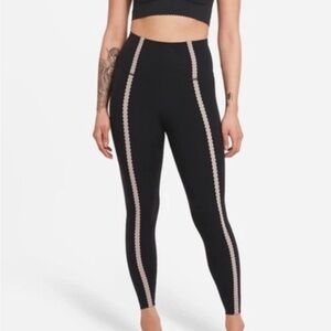 Nike yoga luxe leggings